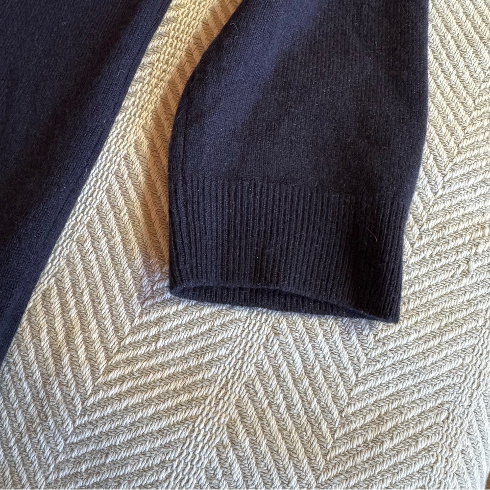 Talbots 3/4 Sleeve Cashmere Sweater, Back Keyhole, Navy, Size M - Picture 5 of 9